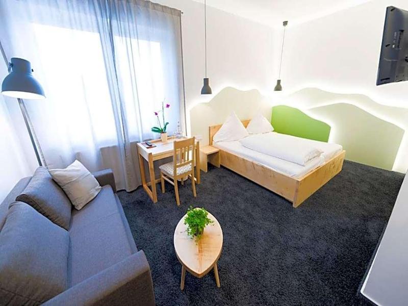 Hotel Rhv Nhof image