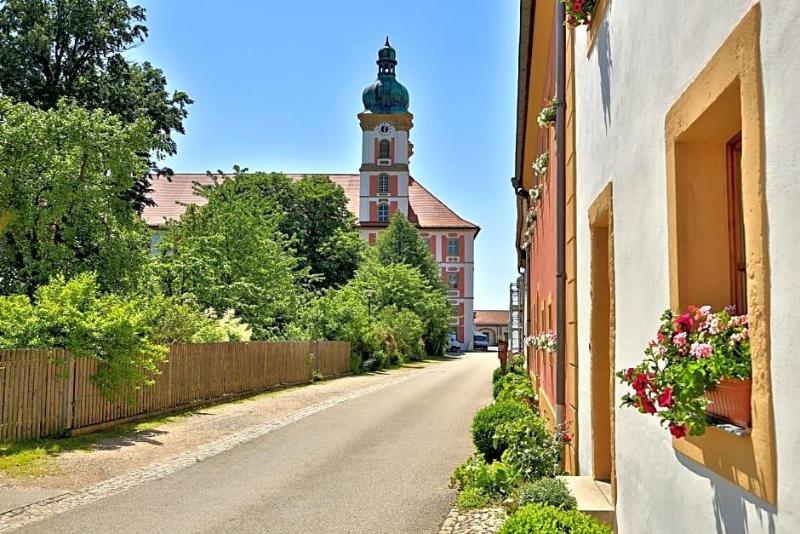 Hotel Kloster Gasthof Speinshart image