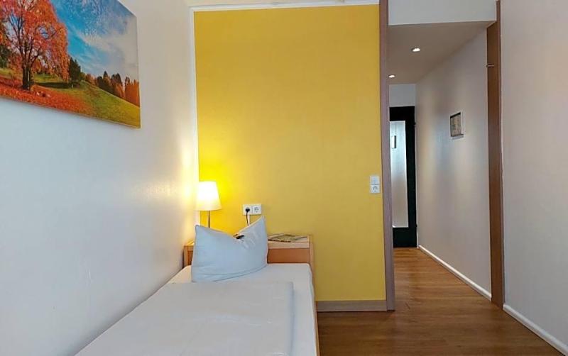 Heinrich Pesch Hotel image