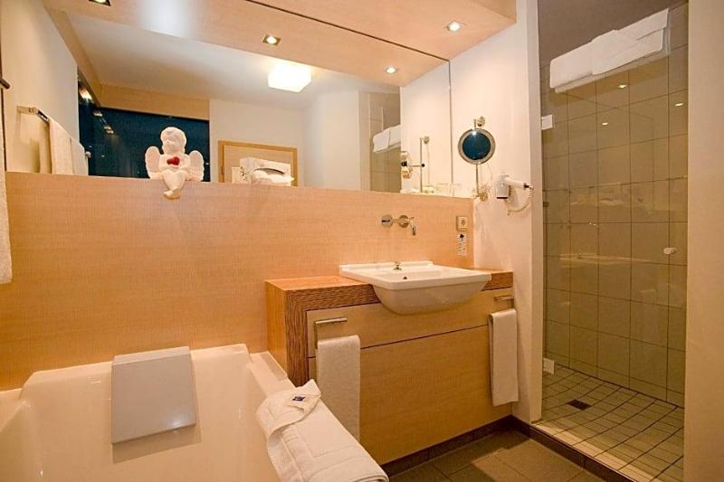 Landhotel Grv Nenbach image