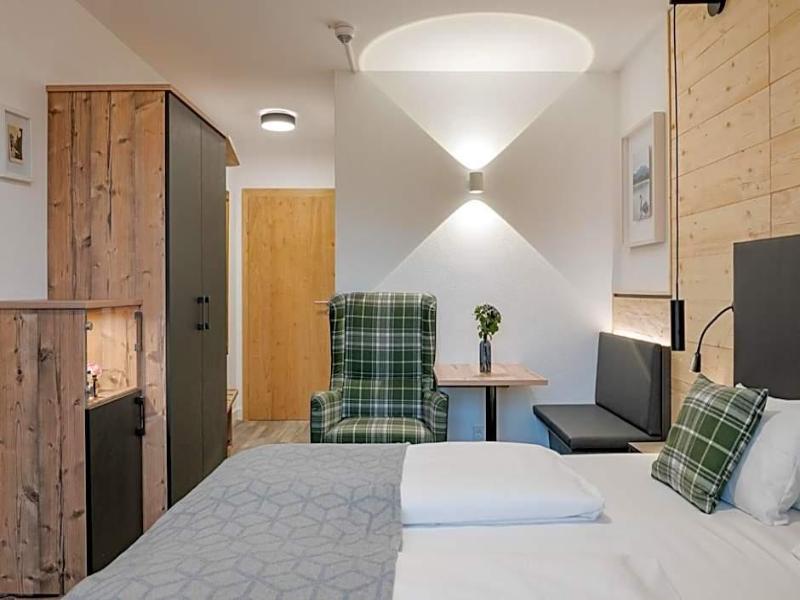 Hotel Neuer Am See image