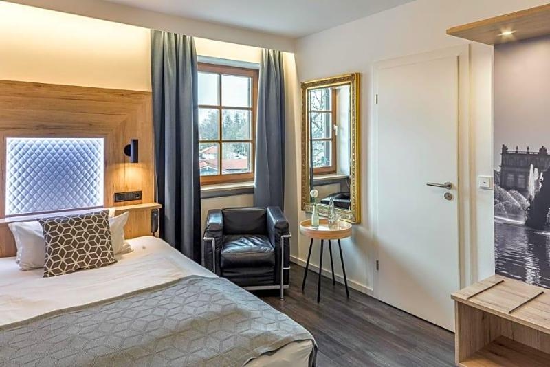Hotel Neuer Am See image