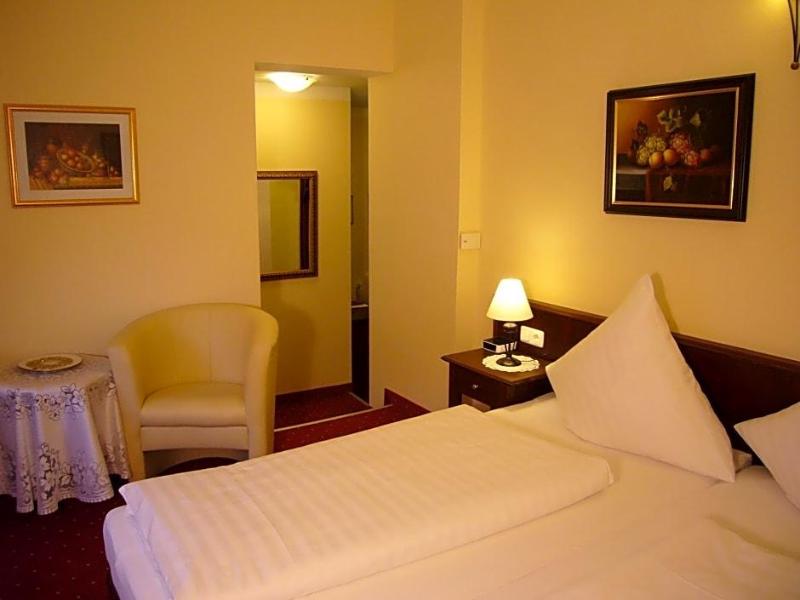 Klassik Hotel Am Tor image