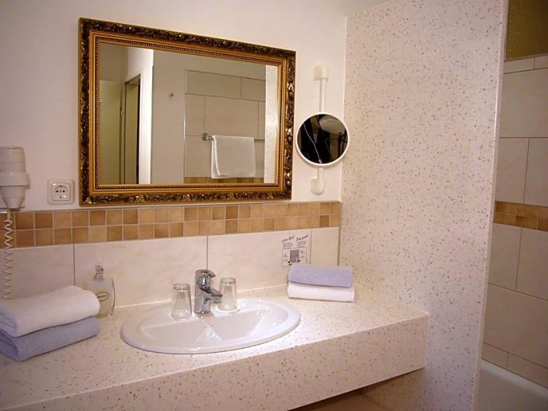 Klassik Hotel Am Tor image