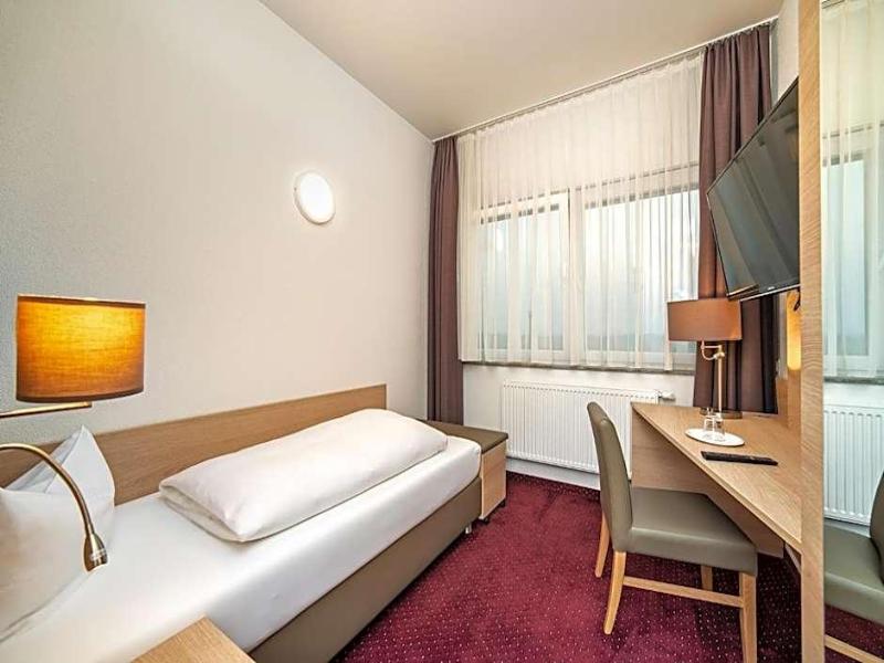 Hotel Am Stadtrand image