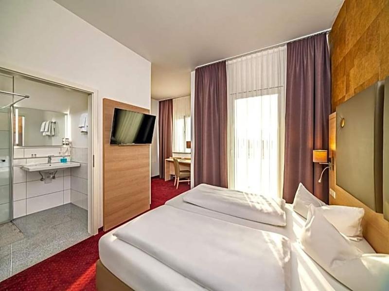 Hotel Am Stadtrand image