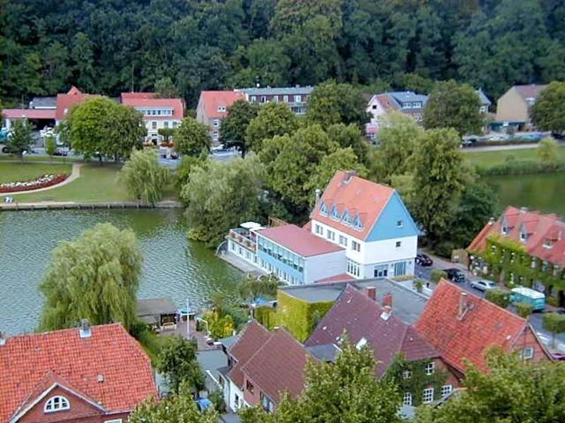Restaurant Und Hotel Zum Weissen Ross image