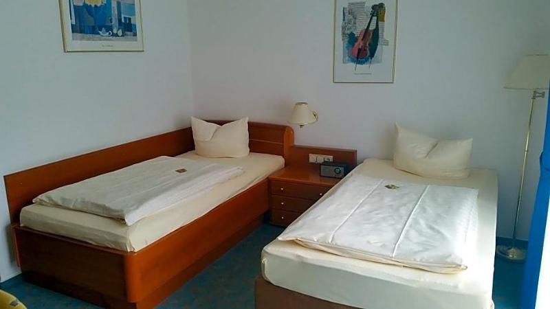 Central Inn Hotel Garni image