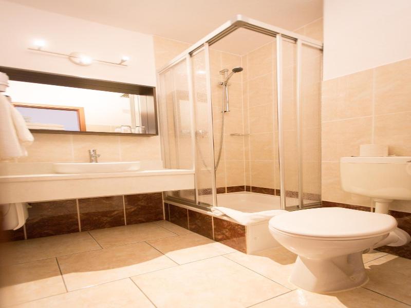 Hotel Zur Kutsche image