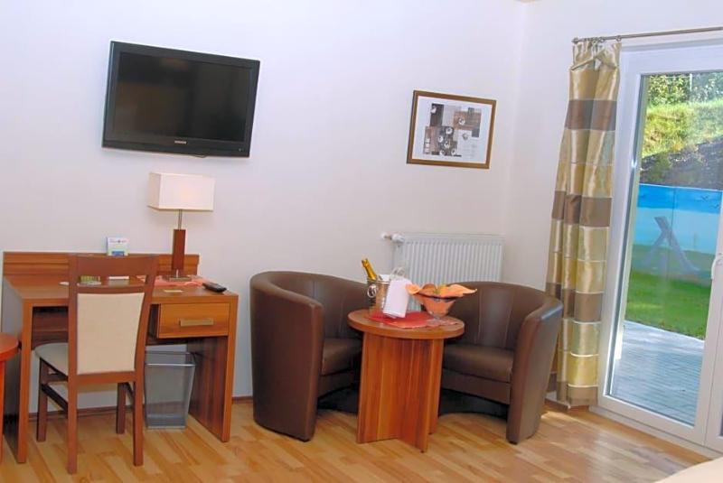 Hotel Restaurant Laux image