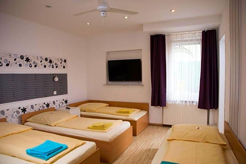 Pension Central Nuernberg Fuerth image
