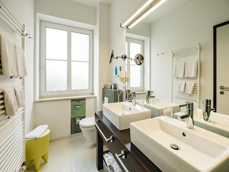 Retro Design Hotel image