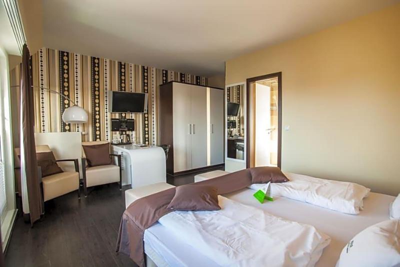 Retro Design Hotel image