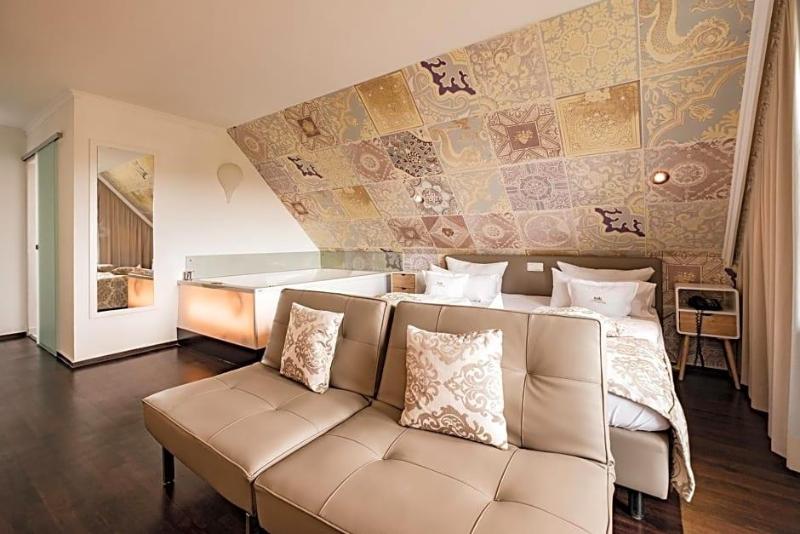 Retro Design Hotel image