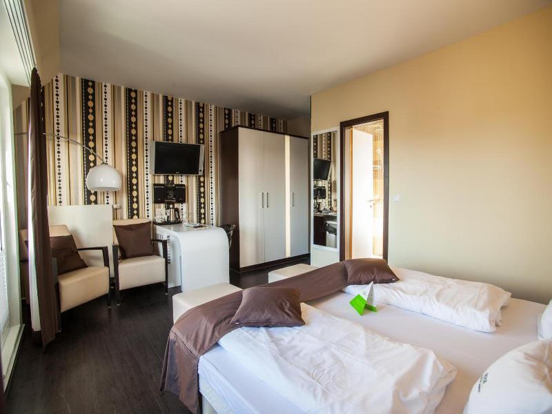 Retro Design Hotel image