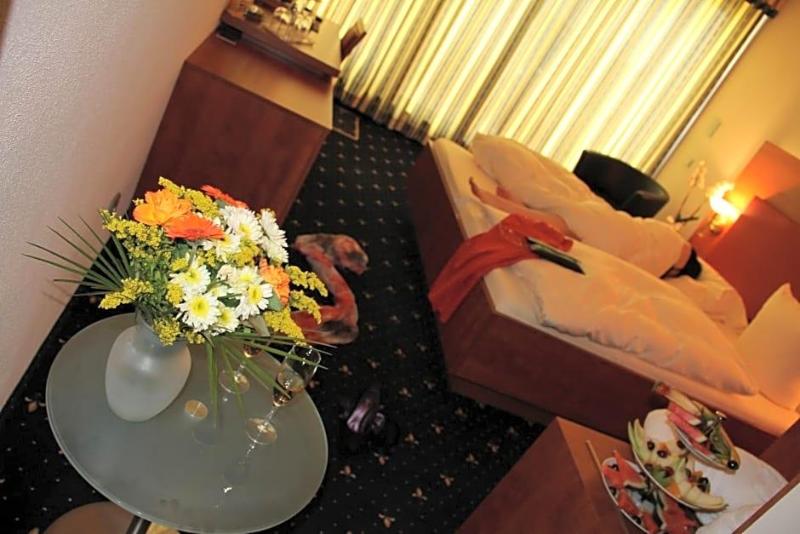 Wellnesshotel Schv Nblick Superior image