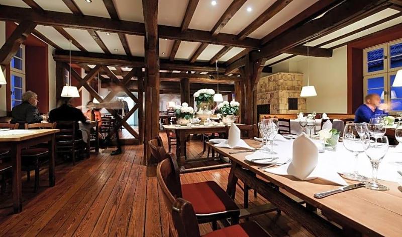 Weinhaus Henninger image