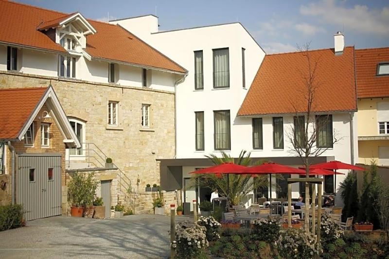Weinhaus Henninger image