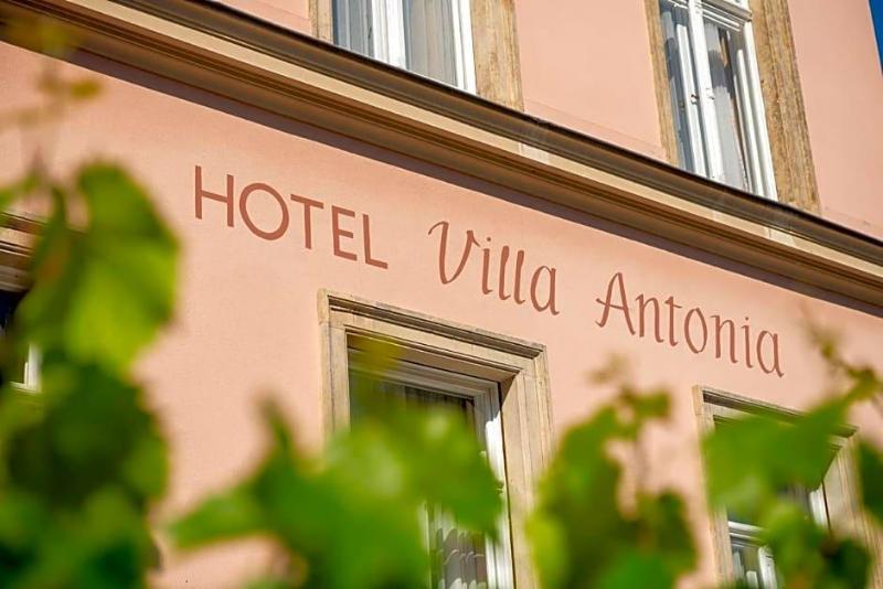 Villa Antonia image