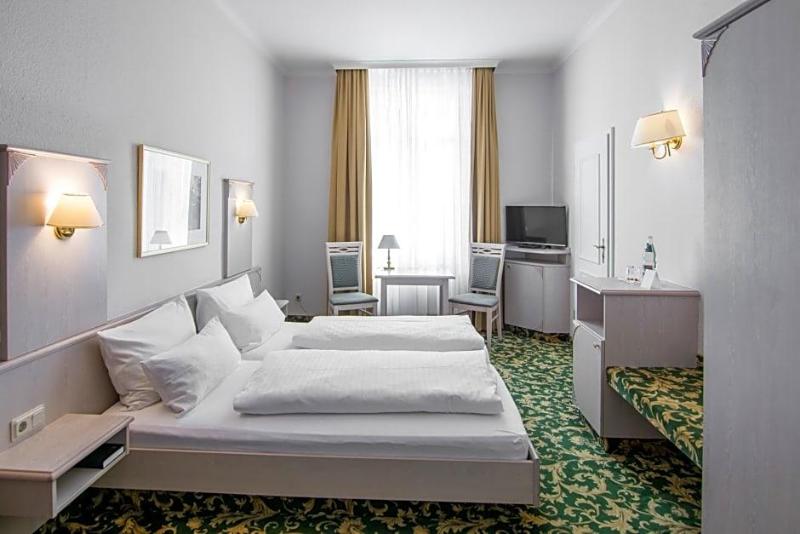 Villa Antonia image