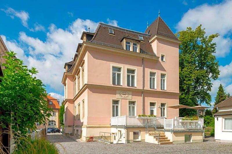 Villa Antonia image