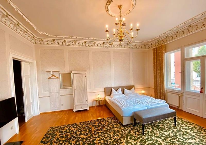 Villa Antonia image