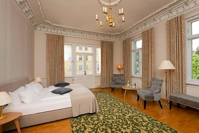 Villa Antonia image