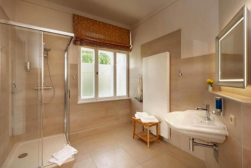 Villa Antonia image