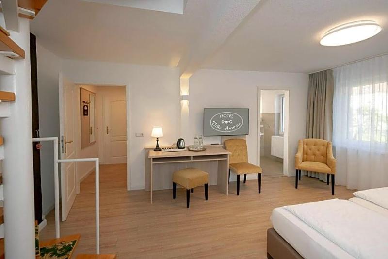 Villa Antonia image
