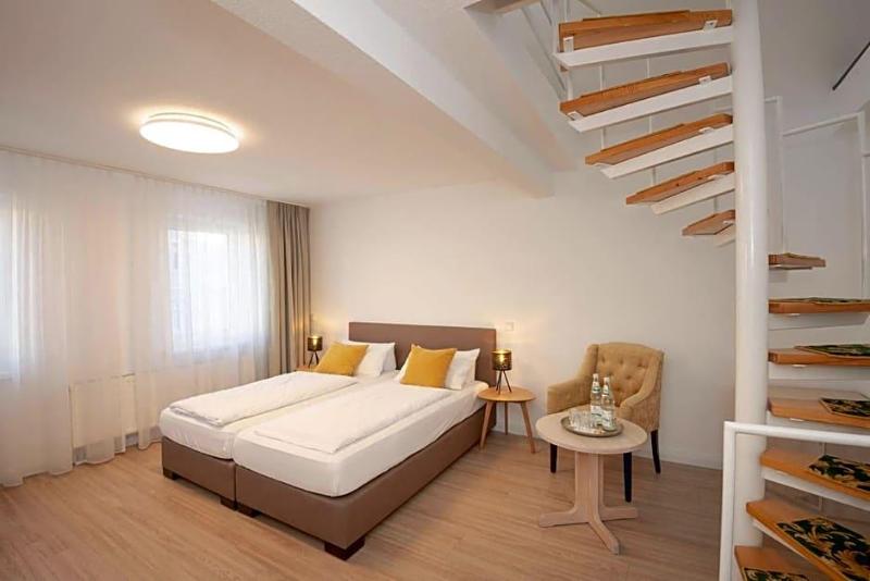 Villa Antonia image