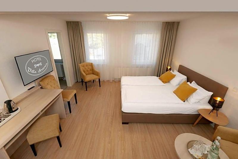 Villa Antonia image
