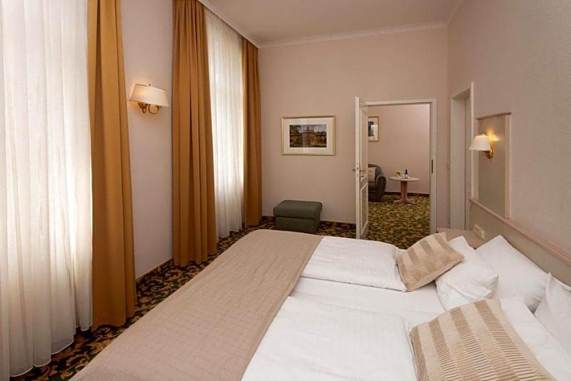 Villa Antonia image
