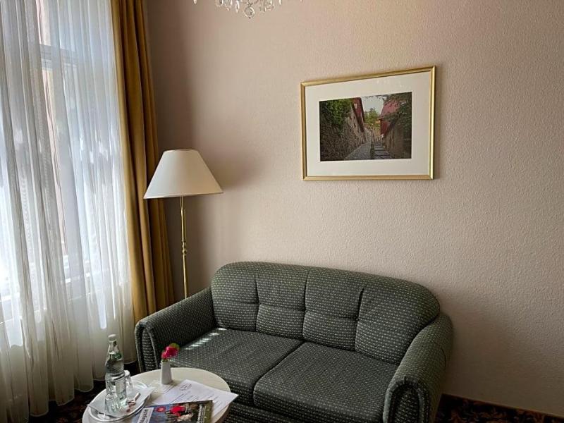 Villa Antonia image