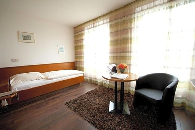 Classic Hotel Kaarst image