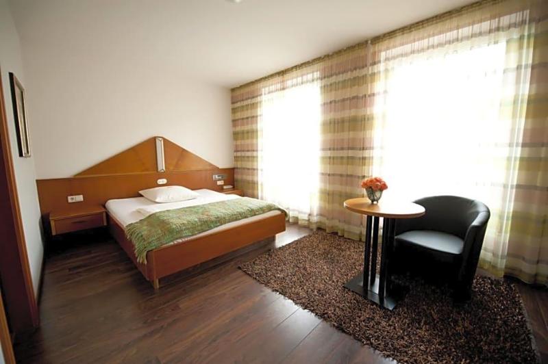 Classic Hotel Kaarst image
