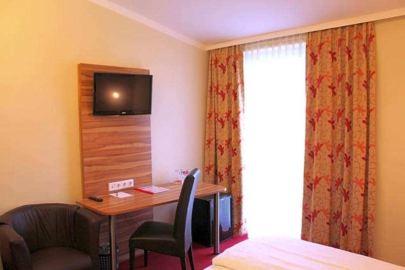 Come In Hotel image