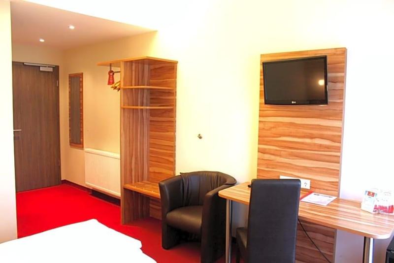 Come In Hotel image