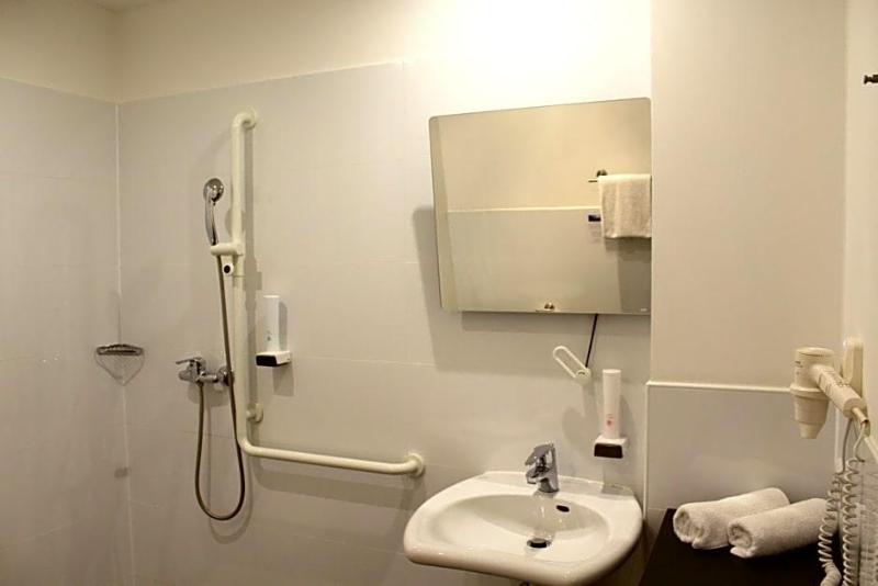 Come In Hotel image
