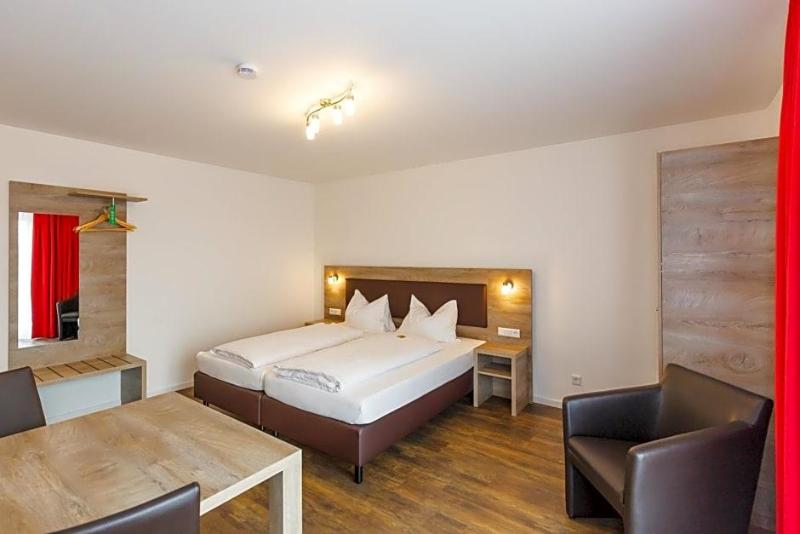 Come In Hotel image