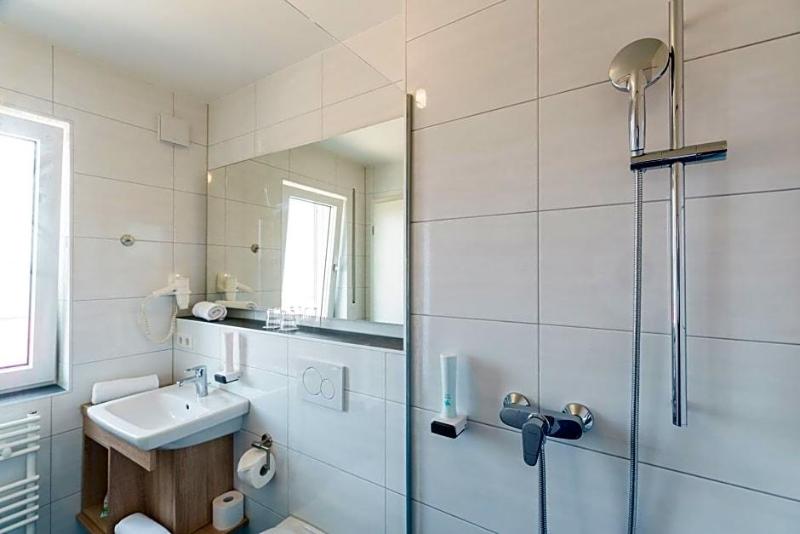 Come In Hotel image