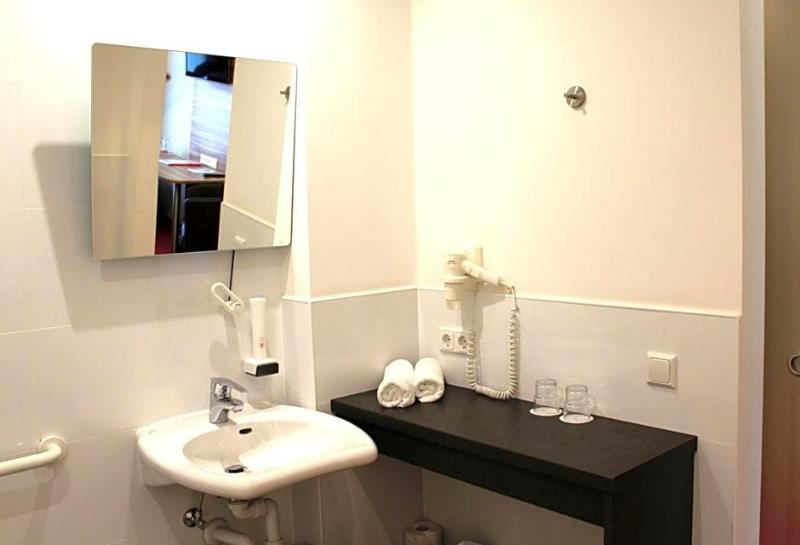 Come In Hotel image
