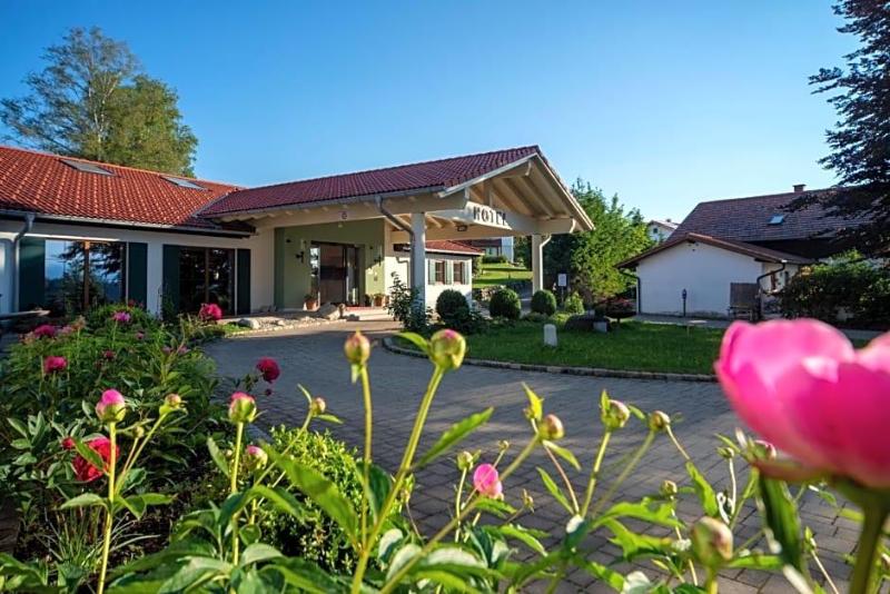 Landhotel Gockelwirt image