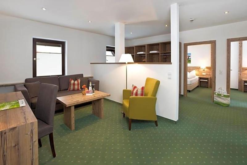 Landhotel Gockelwirt image