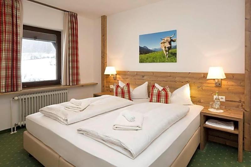 Landhotel Gockelwirt image