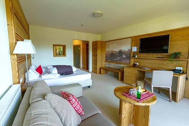 Landhotel Gockelwirt image