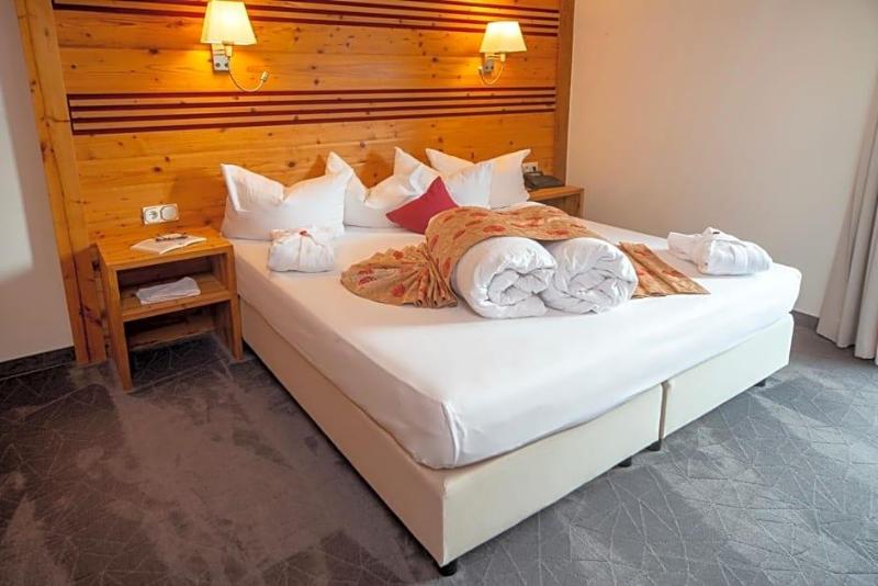 Landhotel Gockelwirt image
