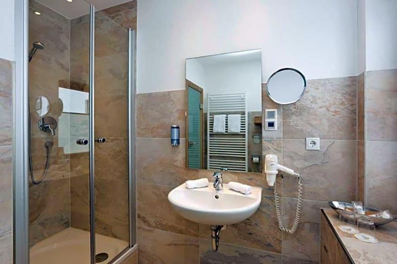 Landhotel Gockelwirt image