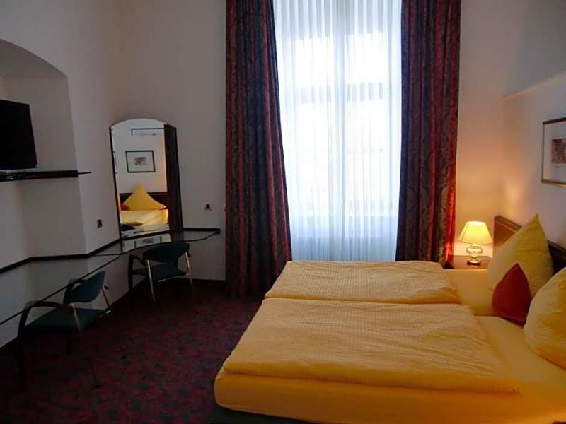 Hotel Schloss Schwarzenfeld image