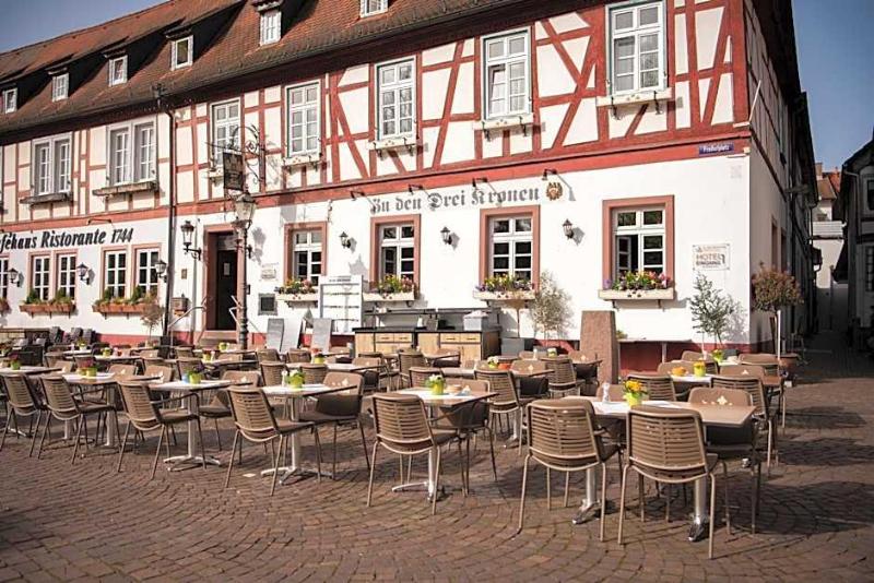 Hotel Zu Den Drei Kronen image