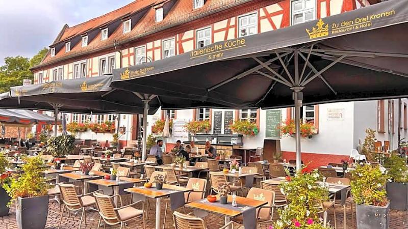 Hotel Zu Den Drei Kronen image